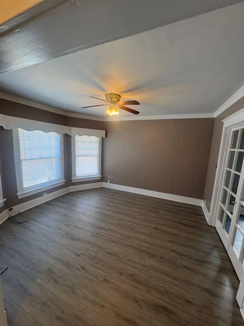 Apartment for rent at 2210-2212 N Knoxville Ave, Peoria, IL 61603