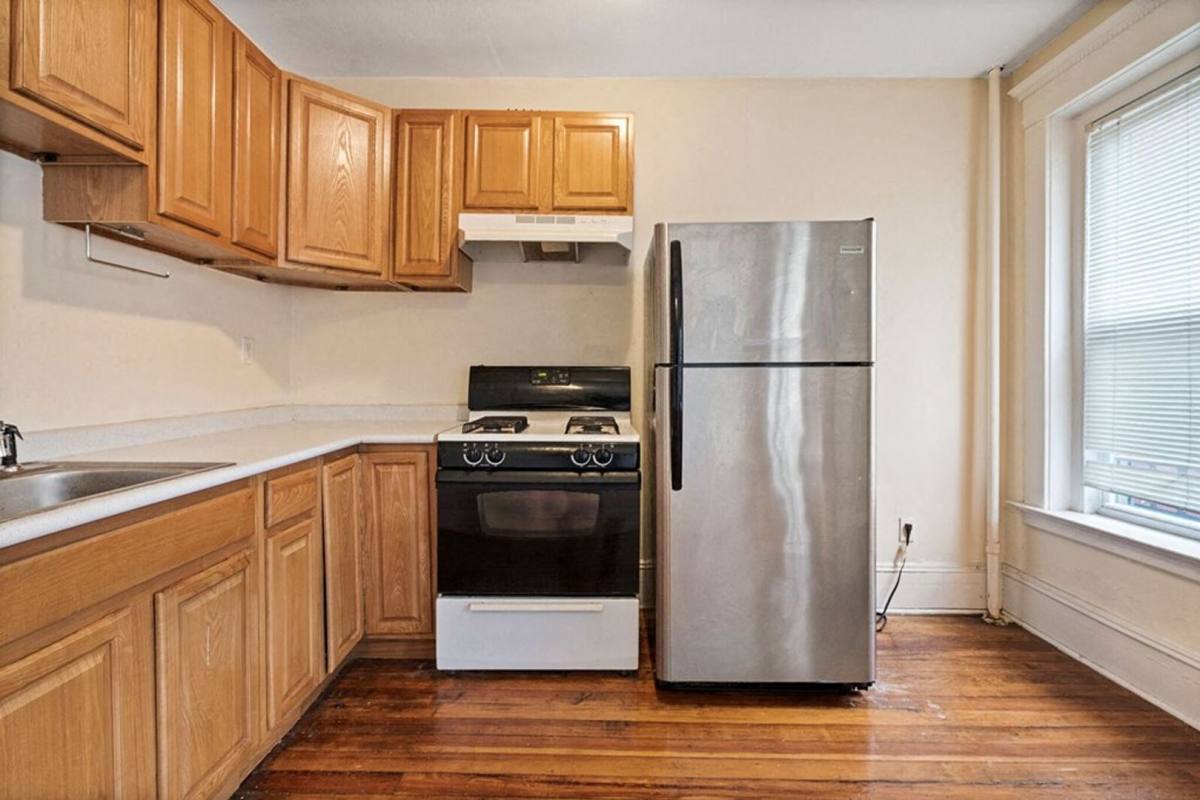 Apartment for rent at 165 Park St, New Haven, CT 06511