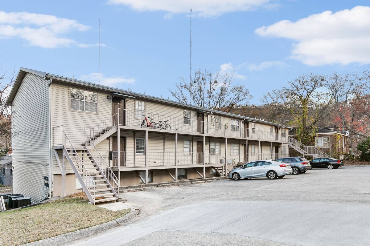 Townhouse for rent at 1331 14th Ave S, Birmingham, AL 35205