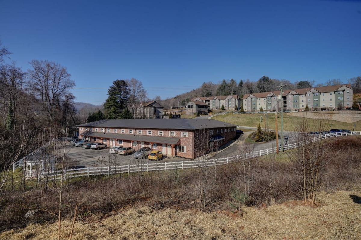 Apartment for rent at 71 Black Hawk Rd, Cullowhee, NC 28723