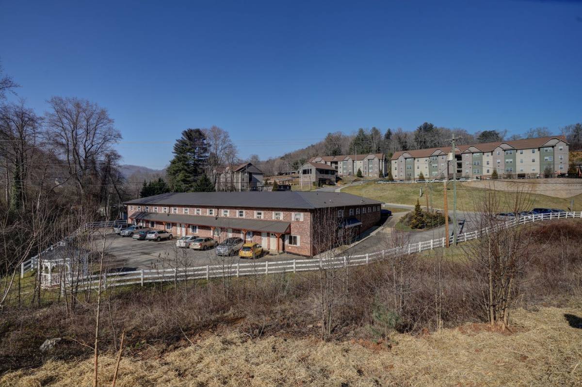 Apartment for rent at 71 Black Hawk Rd, Cullowhee, NC 28723