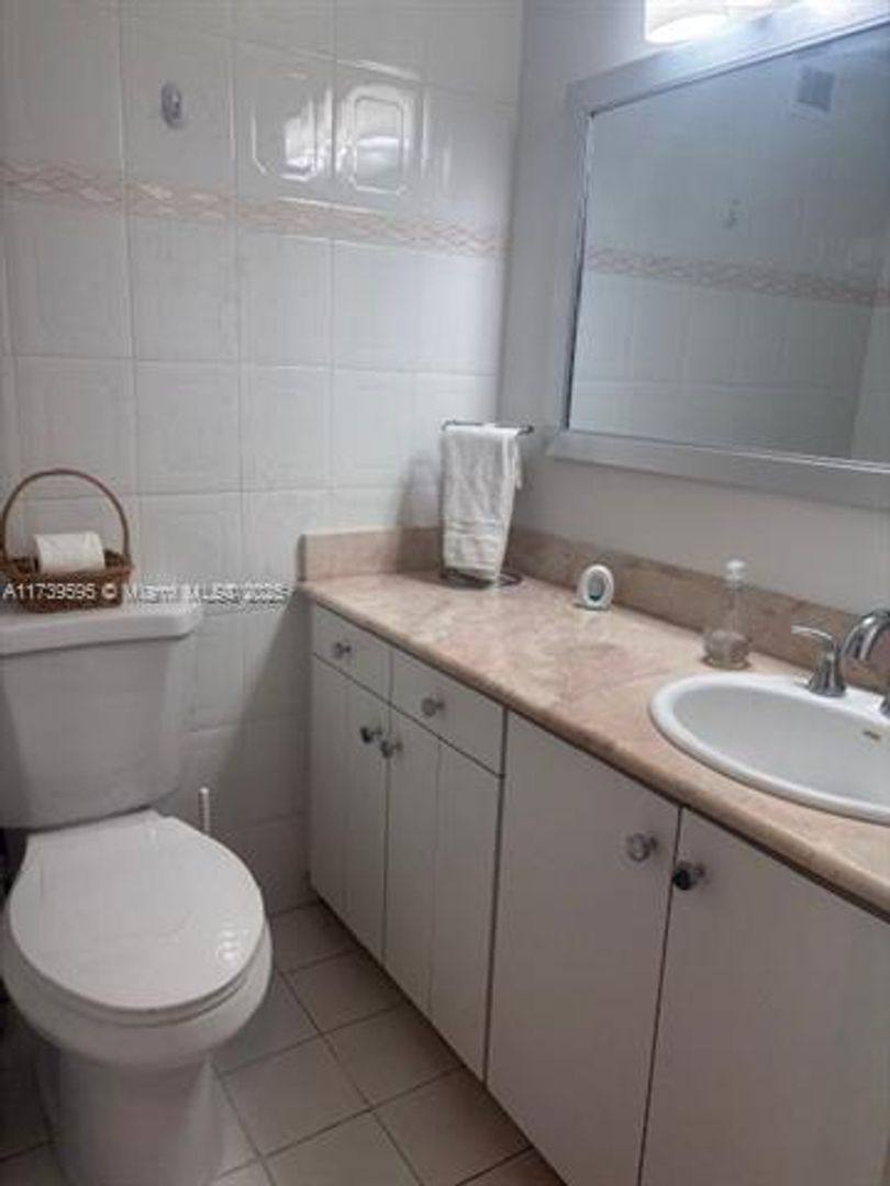 Apartment for rent at 100 Lincoln Rd, Miami Beach, FL 33139