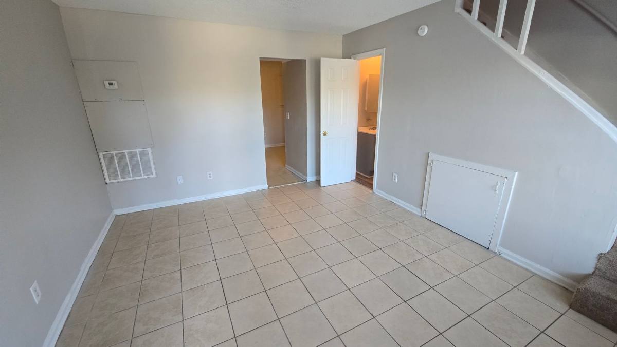 Townhouse for rent at 1639 N Ave, West Columbia, SC 29169