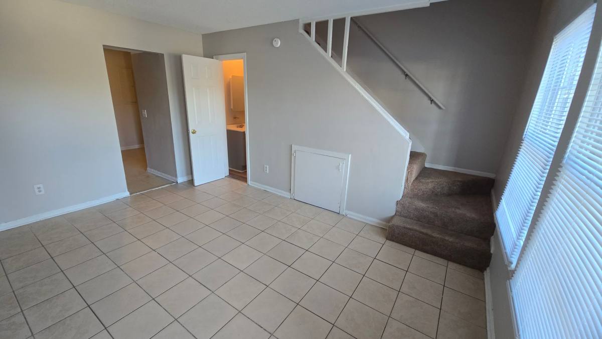 Townhouse for rent at 1639 N Ave, West Columbia, SC 29169