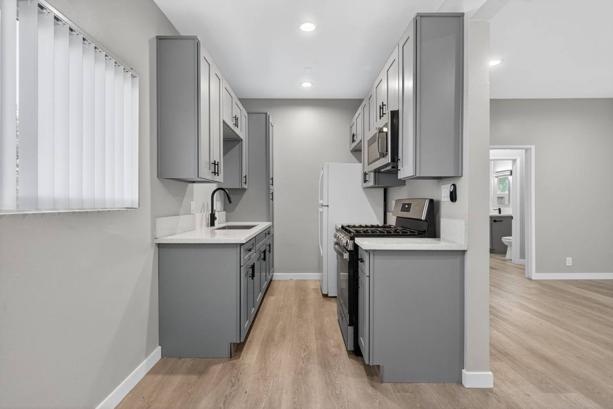 Apartment for rent at 9632 Ball Rd, Anaheim, CA 92804