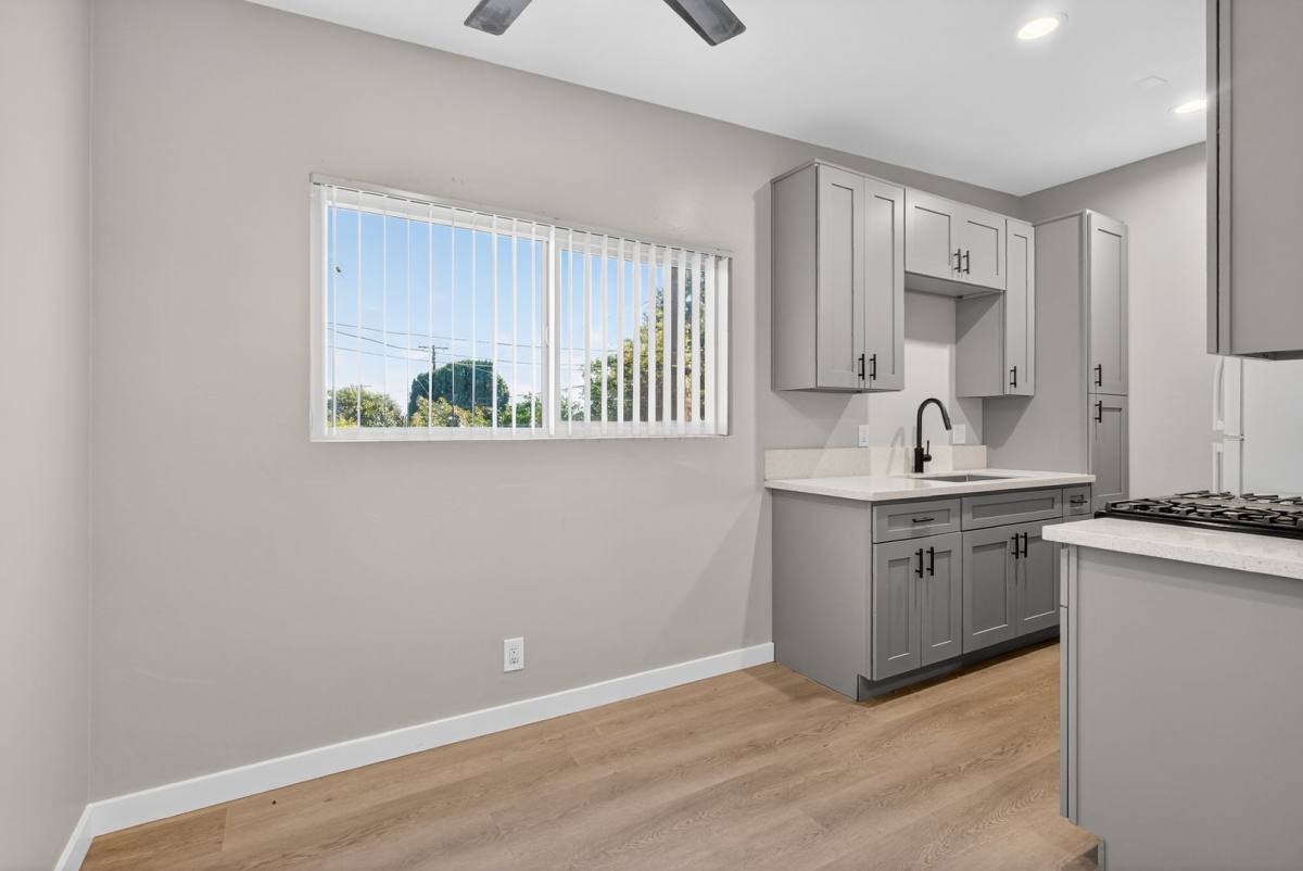 Apartment for rent at 9632 Ball Rd, Anaheim, CA 92804