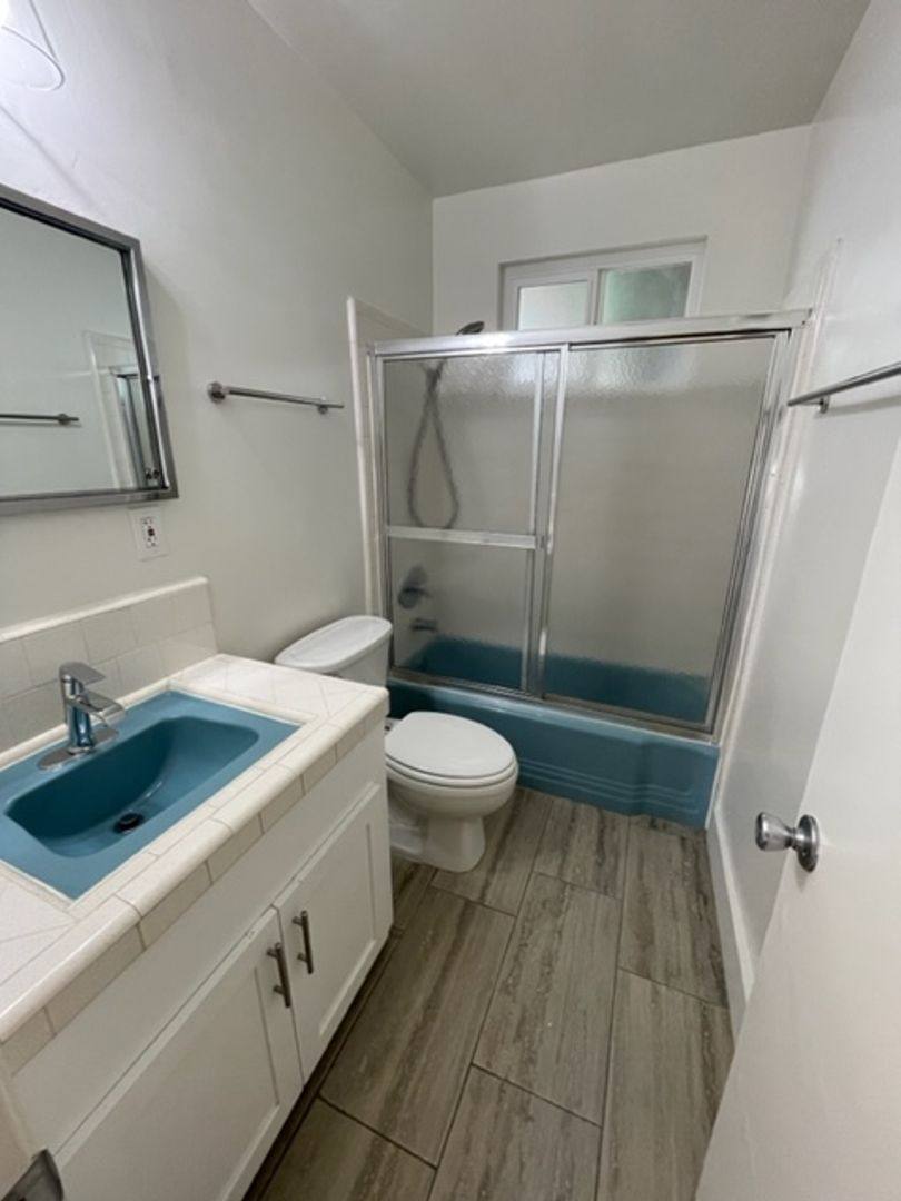 Apartment for rent at 2616 Green Meadow Rd, Lakewood, CA 90712