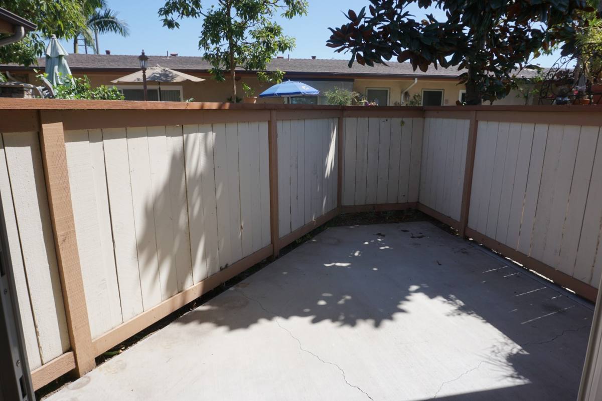 Apartment for rent at 2616 Green Meadow Rd, Lakewood, CA 90712