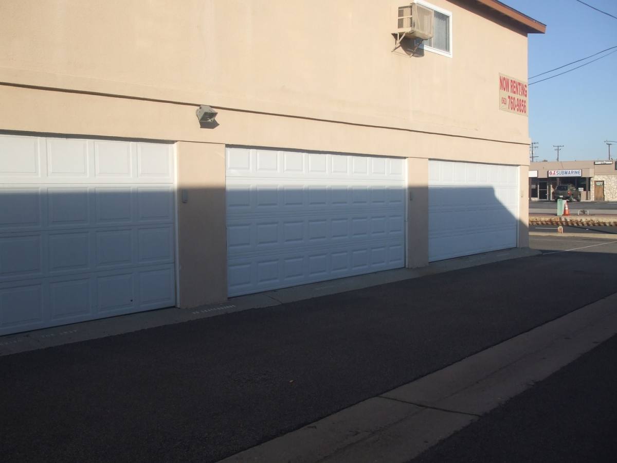 Apartment for rent at 2616 Green Meadow Rd, Lakewood, CA 90712
