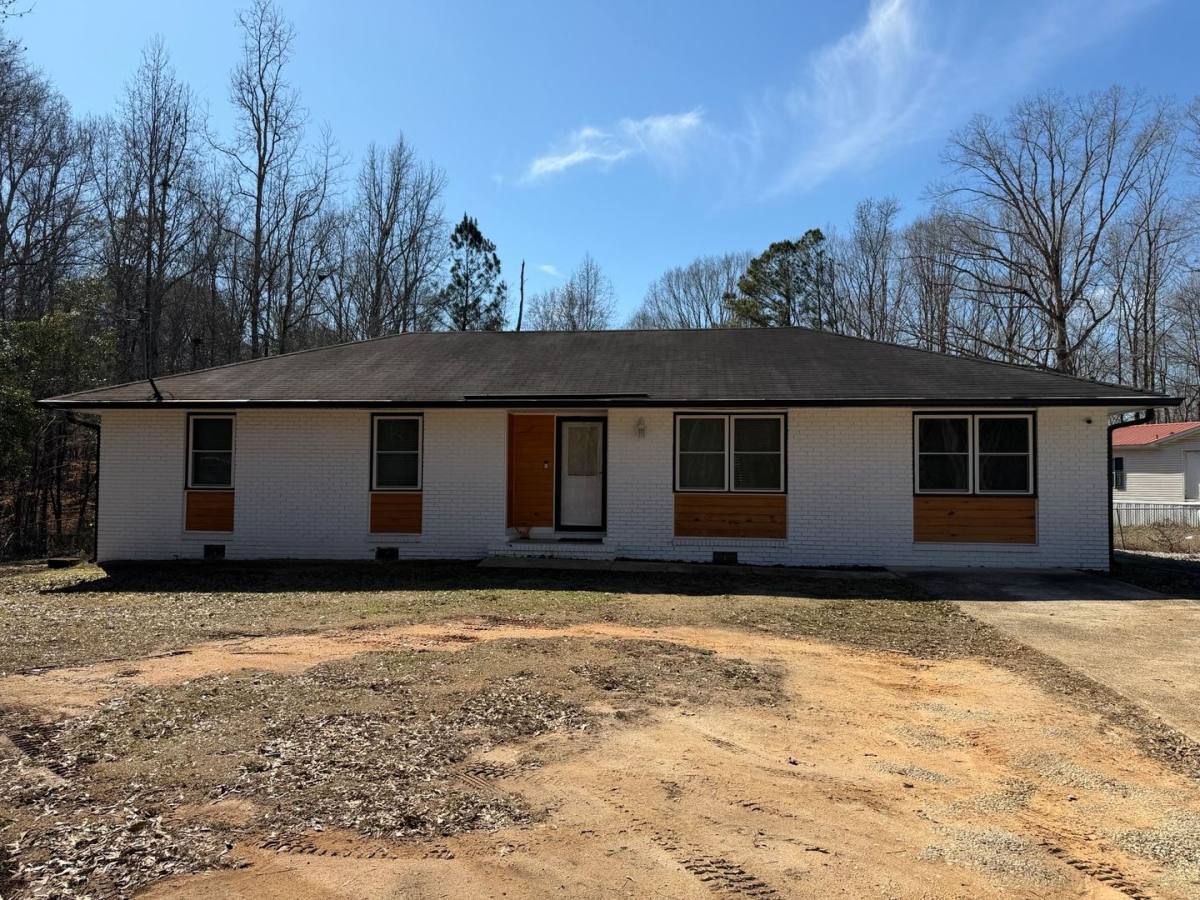 House for rent at 1005 Crawford Rd, Opelika, AL 36804