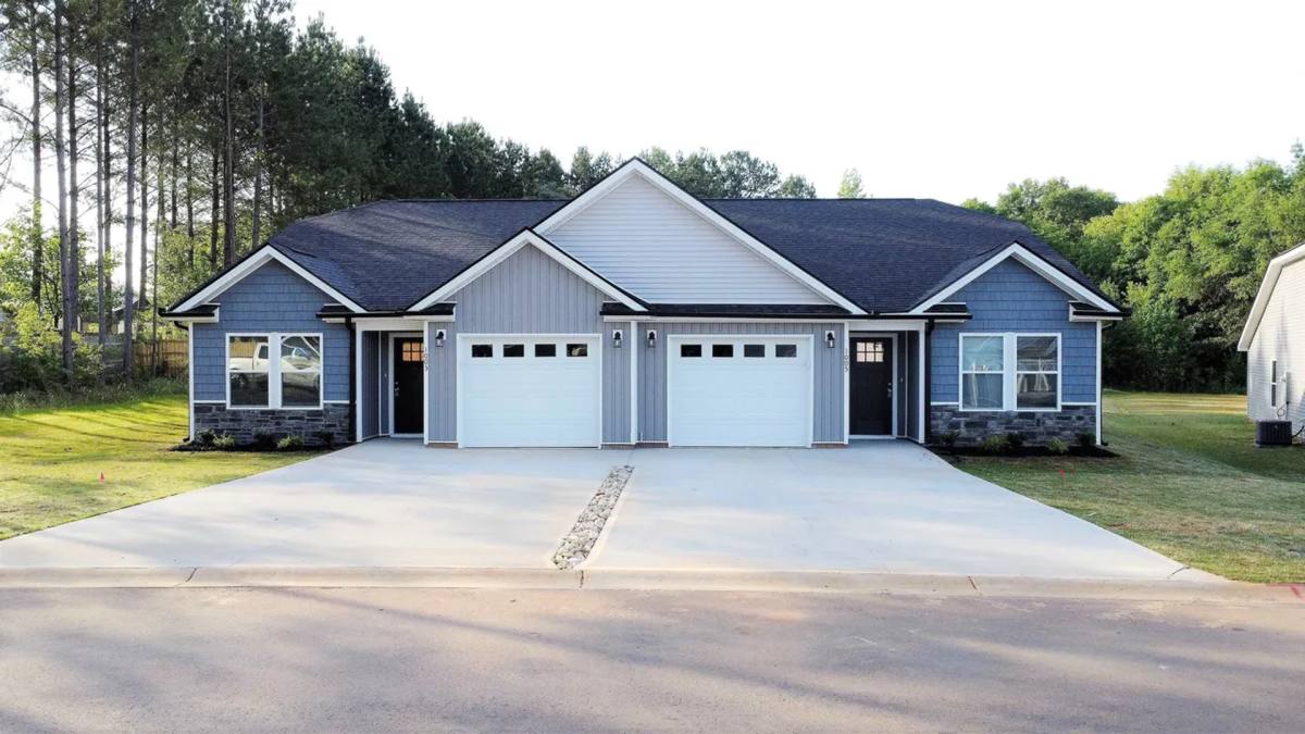 Townhouse for rent at 1022 Chimney Wood Lane, Inman, SC 29349