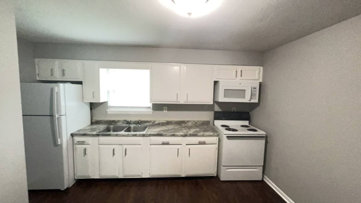 Apartment for rent at 3117, 3201, 3202, & 3204 Melody Acres, Louisville, KY 40216