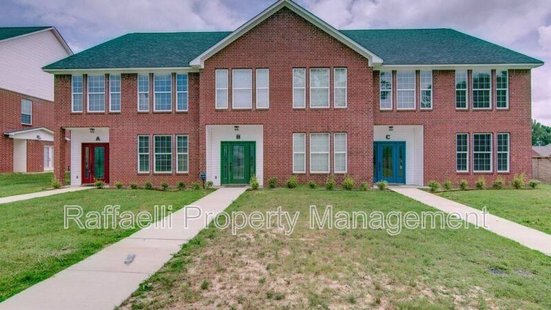 Townhouse for rent at 2 Fernwood Dr #A, Texarkana, TX 75503