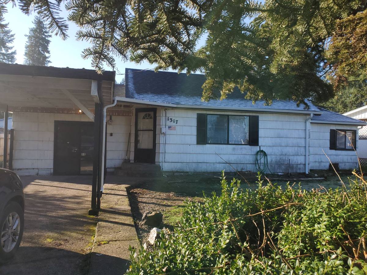 House for rent at 1317 Fir St, Sweet Home, OR 97386
