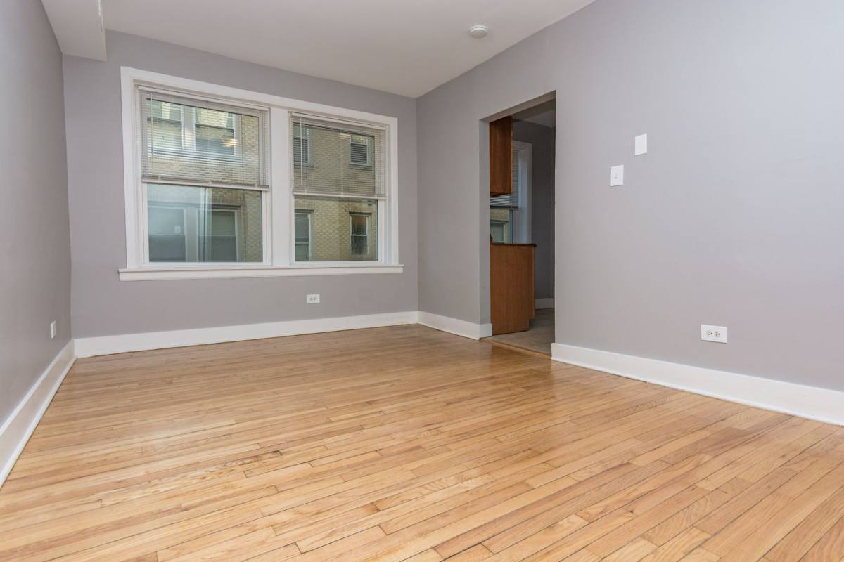 Apartment for rent at 1115 E 81st St, Chicago, IL 60619