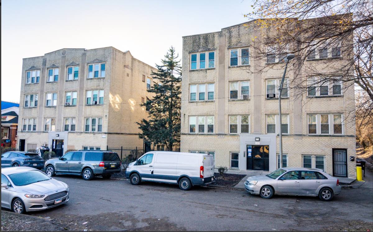 Apartment for rent at 1115 E 81st St, Chicago, IL 60619