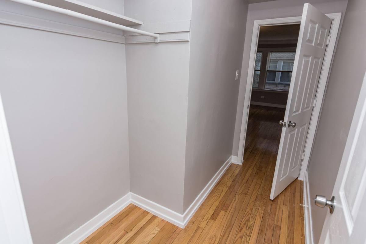 Apartment for rent at 1115 E 81st St, Chicago, IL 60619
