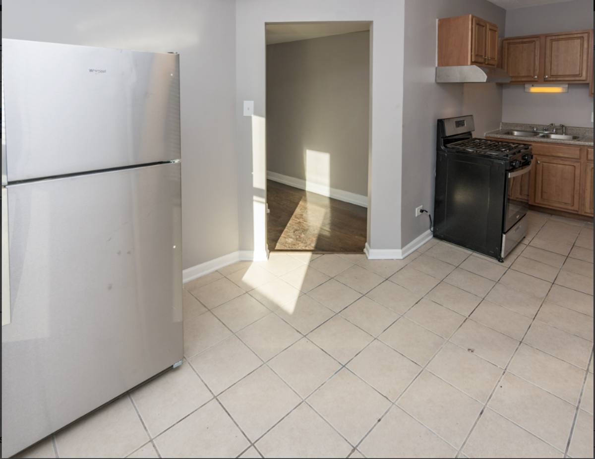 Apartment for rent at 1115 E 81st St, Chicago, IL 60619