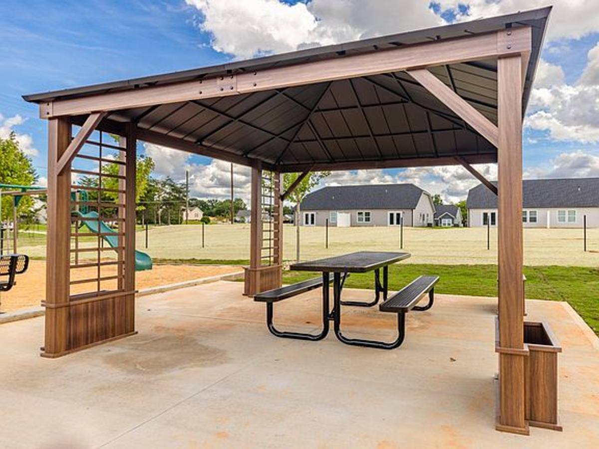 Townhouse for rent at 707 Jessica Miley Lane, Wellford, SC 29385