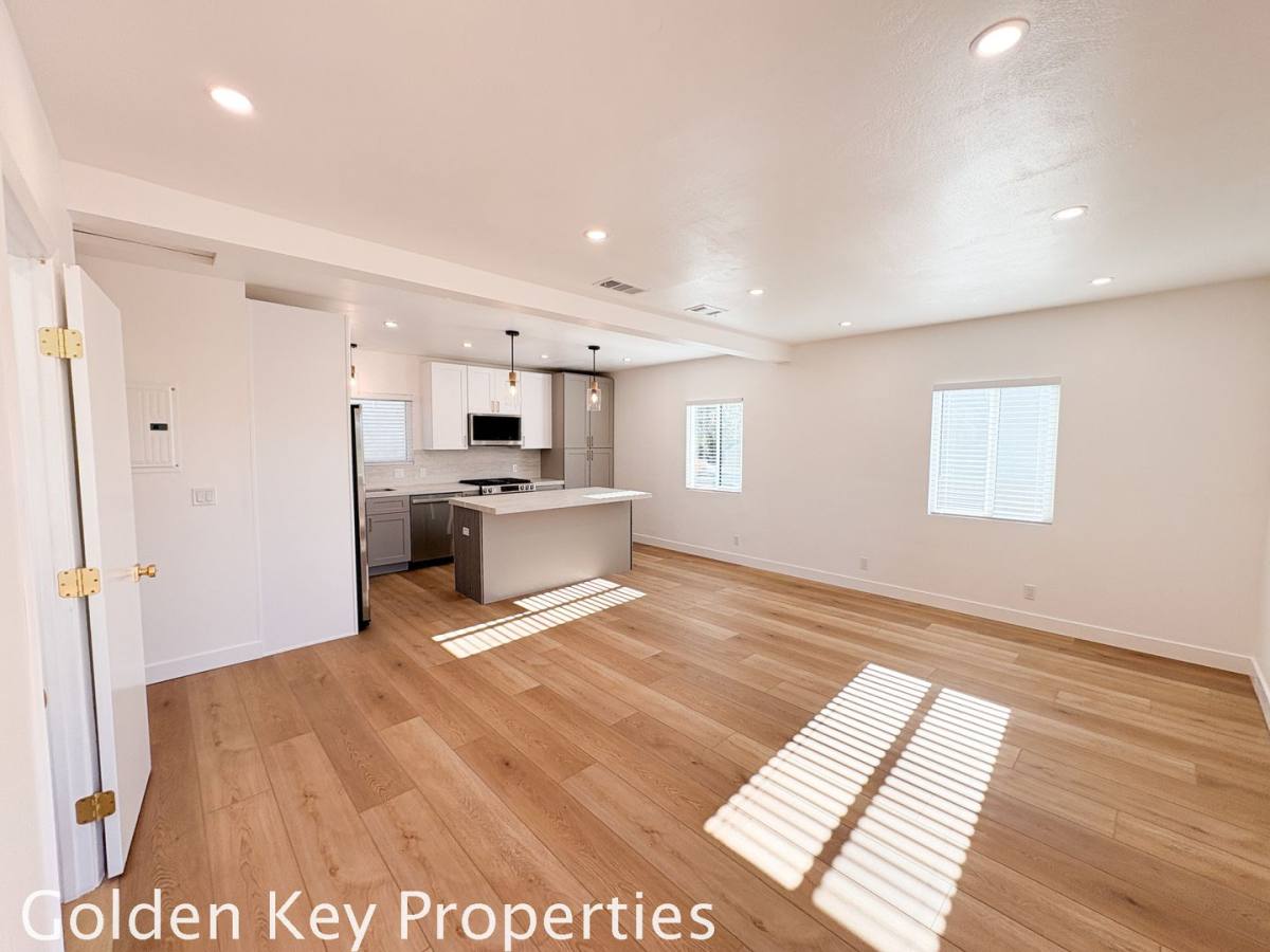 Apartment for rent at 1724 Broadway St, Oceanside, CA 92054