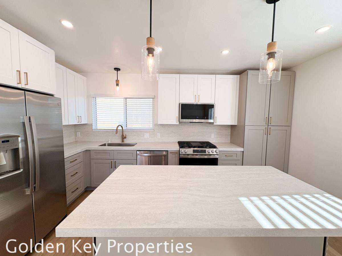 Apartment for rent at 1724 Broadway St, Oceanside, CA 92054