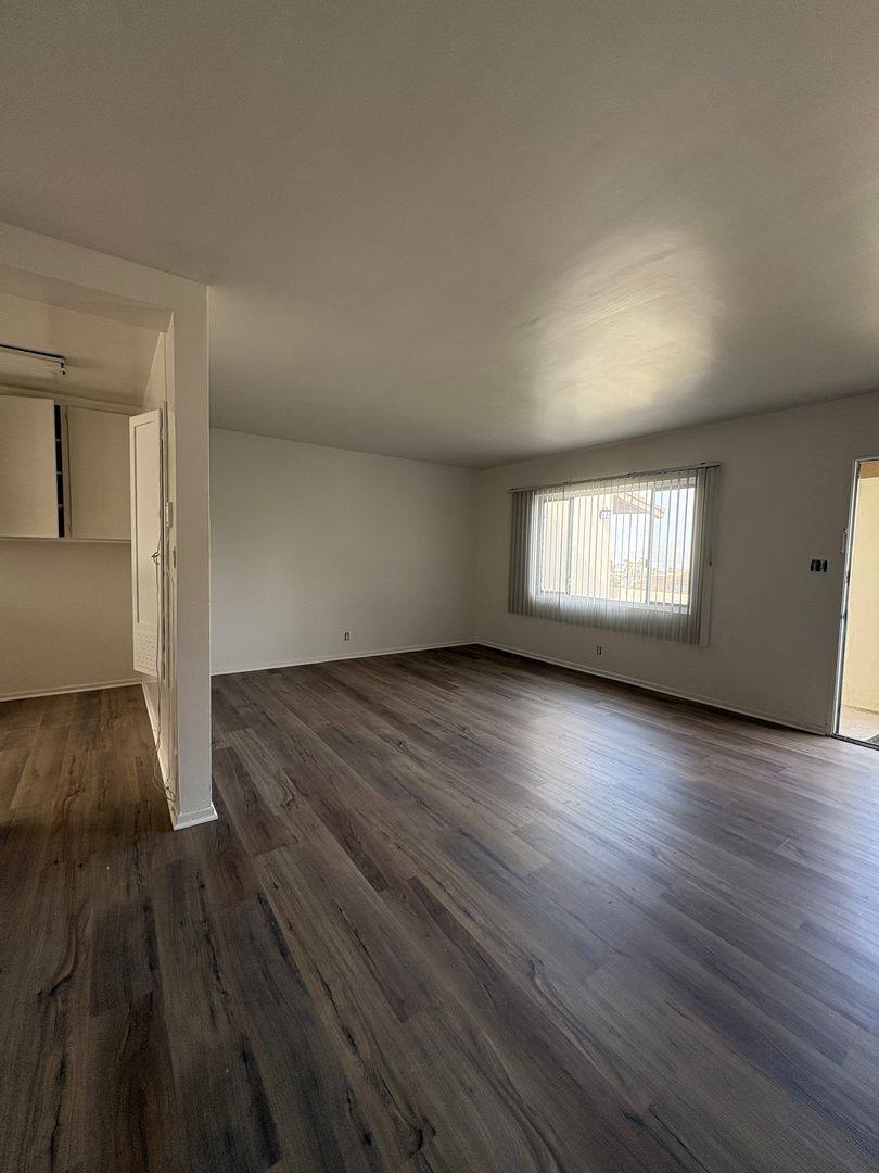 Apartment for rent at 346 Palos Verdes Dr, Redondo Beach, CA 90277