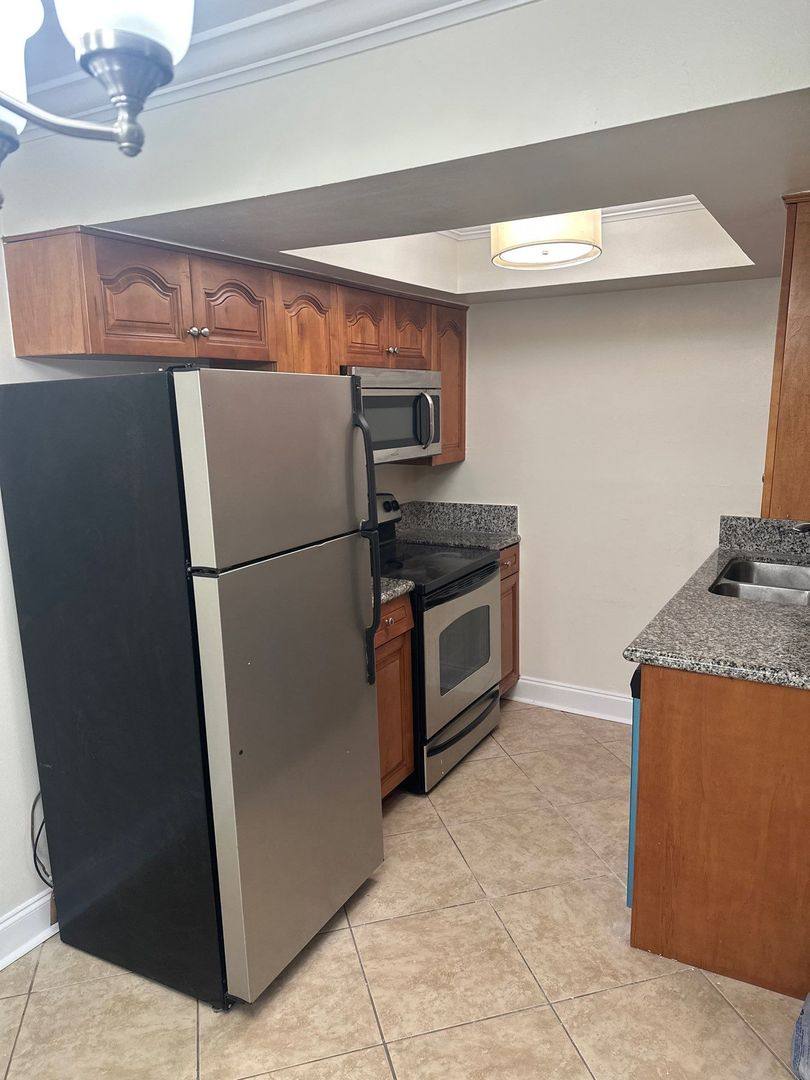 Apartment for rent at 3008 5th St, Metairie, LA 70002