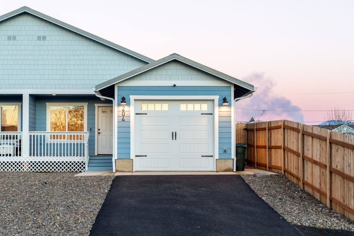 House for rent at 204 Robinson St, Sutherlin, OR 97479