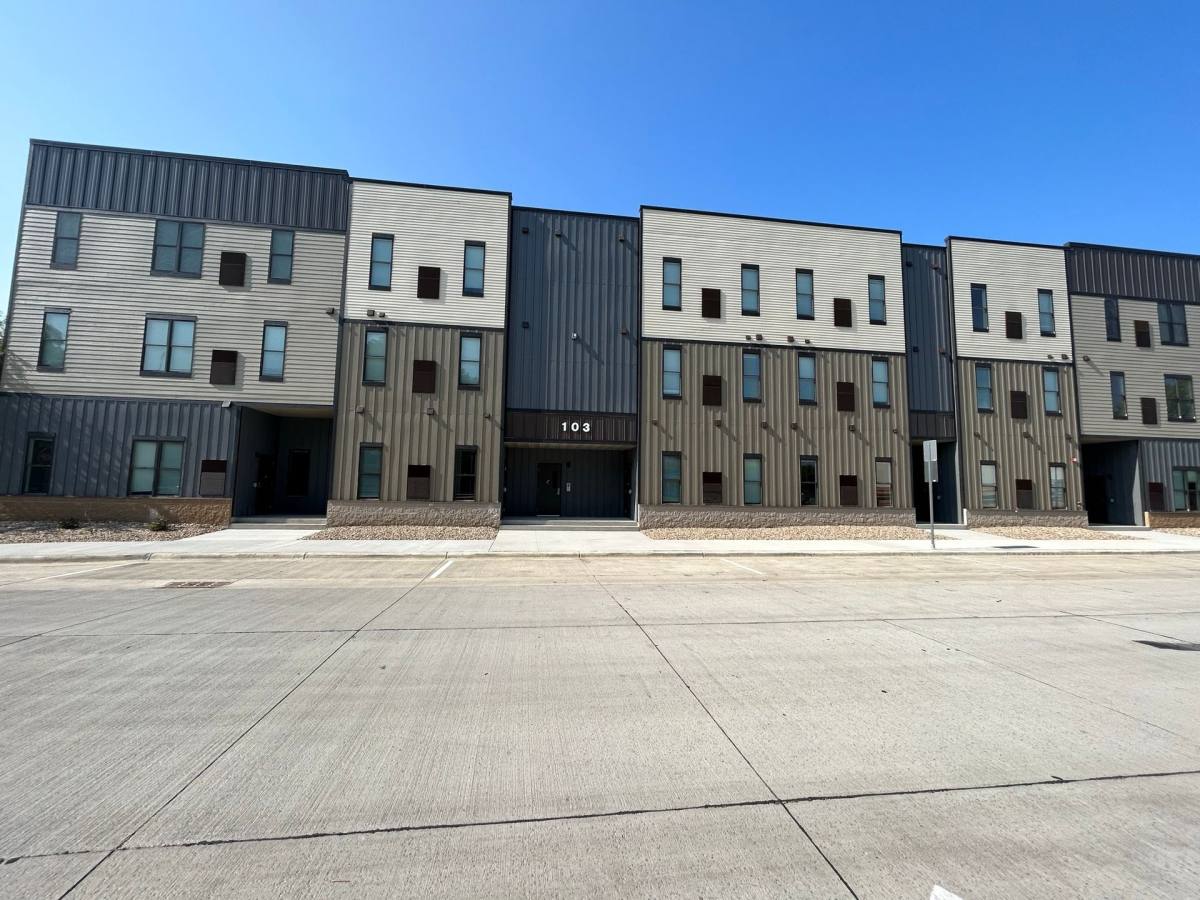 Apartment for rent at 103 W Lyon St, Marshall, MN 56258