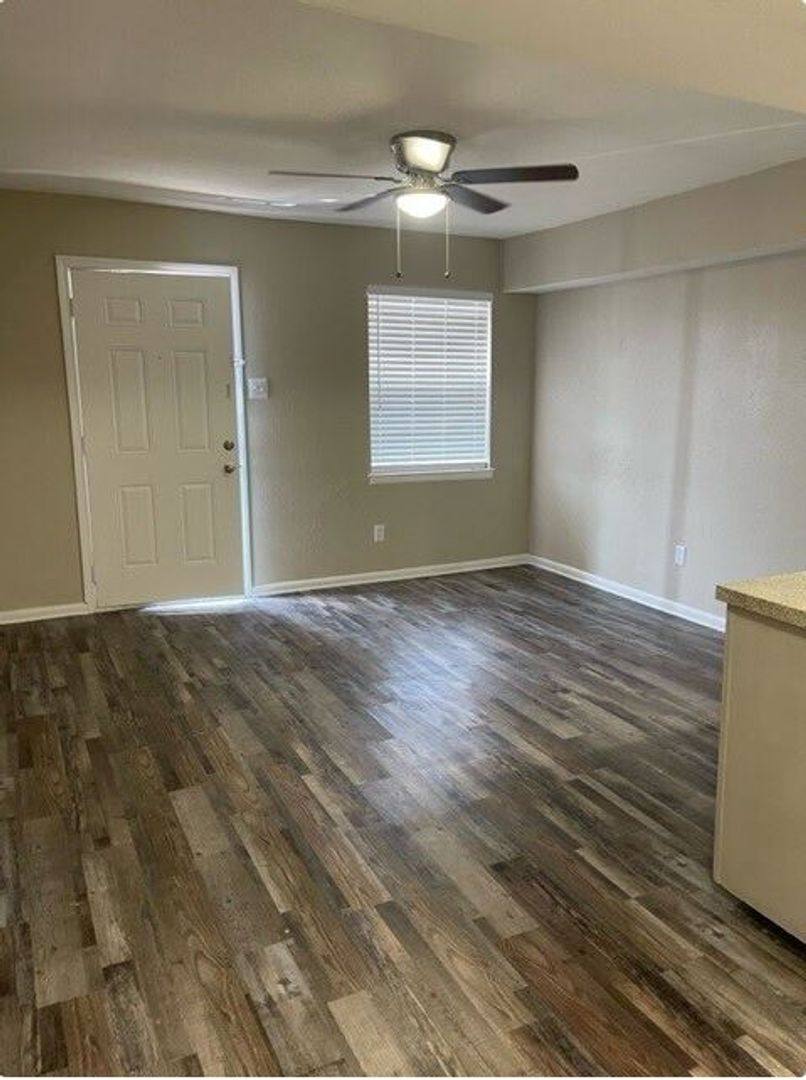 Apartment for rent at 808 S Center St, Grand Prairie, TX 75051