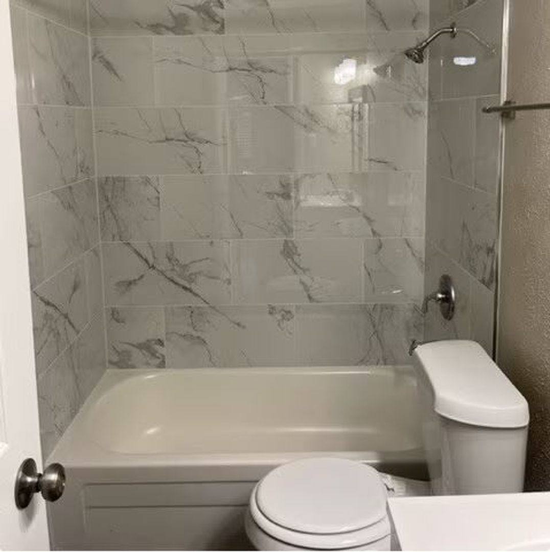 Apartment for rent at 808 S Center St, Grand Prairie, TX 75051