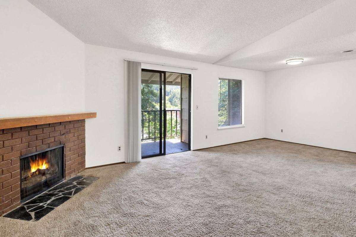 Apartment for rent at 316 & 320 Elwood Court, Bellingham, WA 98225