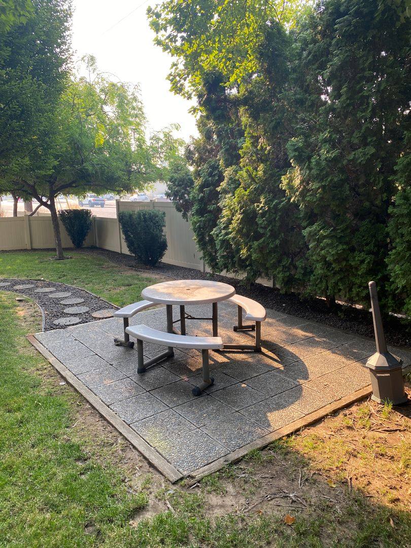 Apartment for rent at 1020 S 41st Ave, Yakima, WA 98908