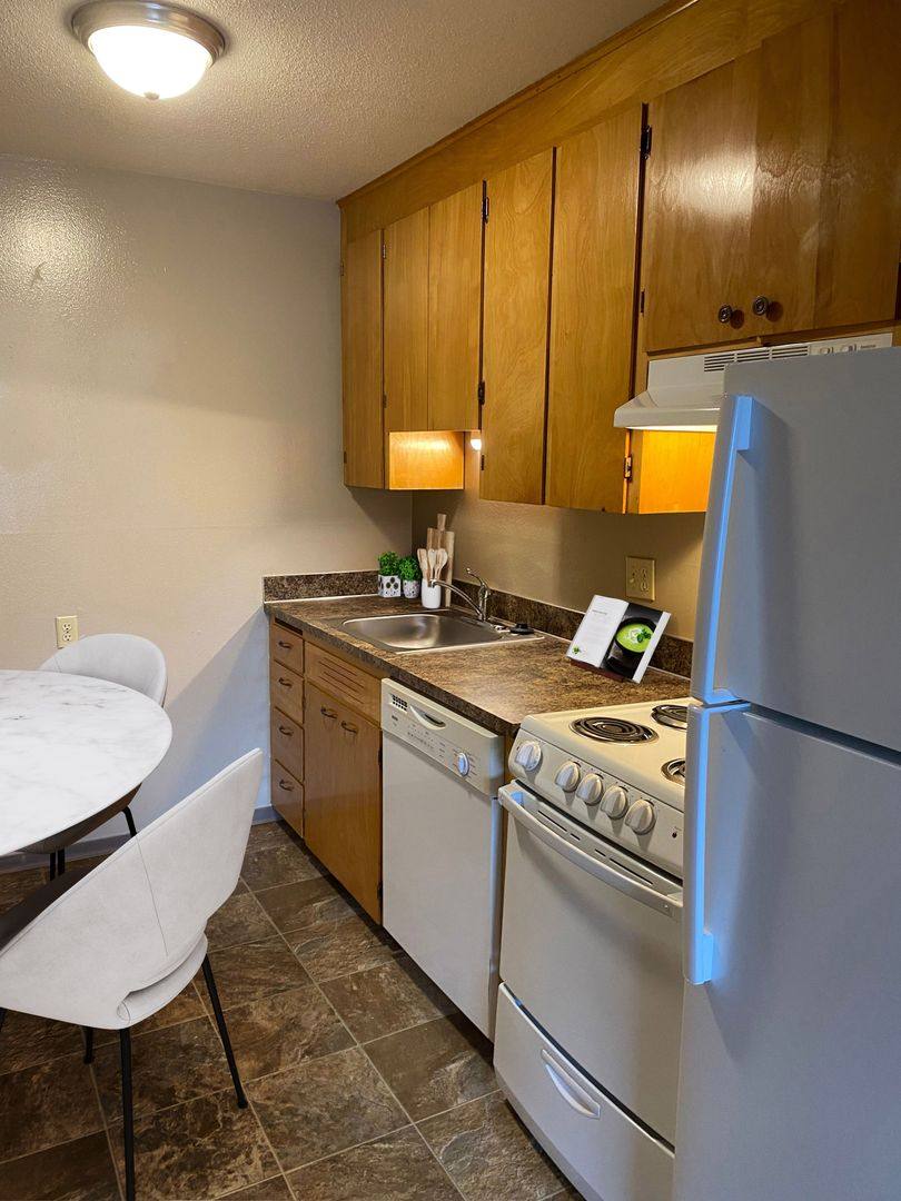 Apartment for rent at 1020 S 41st Ave, Yakima, WA 98908
