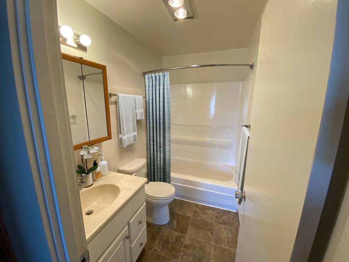 Apartment for rent at 1020 S 41st Ave, Yakima, WA 98908