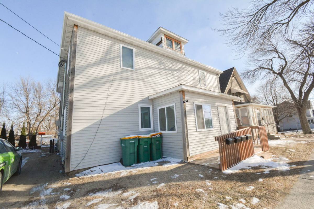 Apartment for rent at 127 Elizabeth Ave, Albert Lea, MN 56007