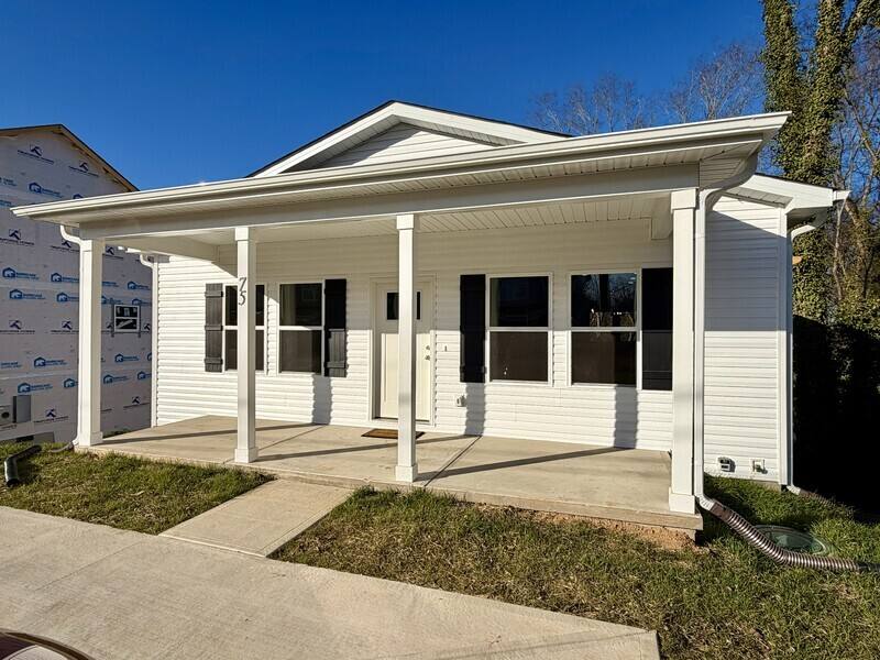 House for rent at 75 Woodsdale Place SE, Concord, NC 28025