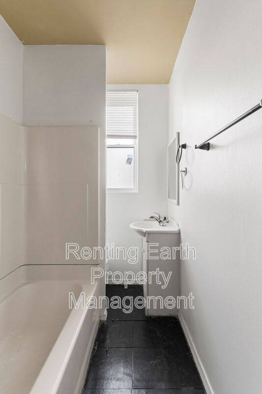 Apartment for rent at 4141 Oregon #B, Saint Louis, MO 63118