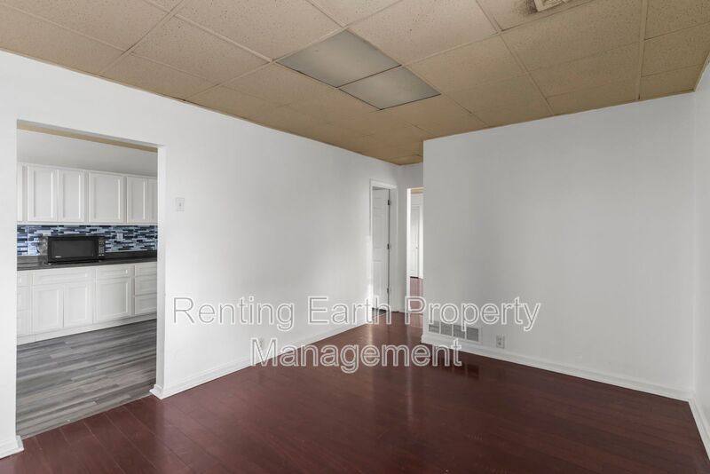 Apartment for rent at 4141 Oregon #B, Saint Louis, MO 63118