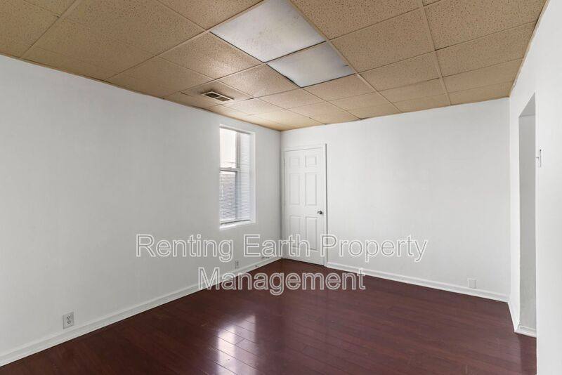 Apartment for rent at 4141 Oregon #B, Saint Louis, MO 63118