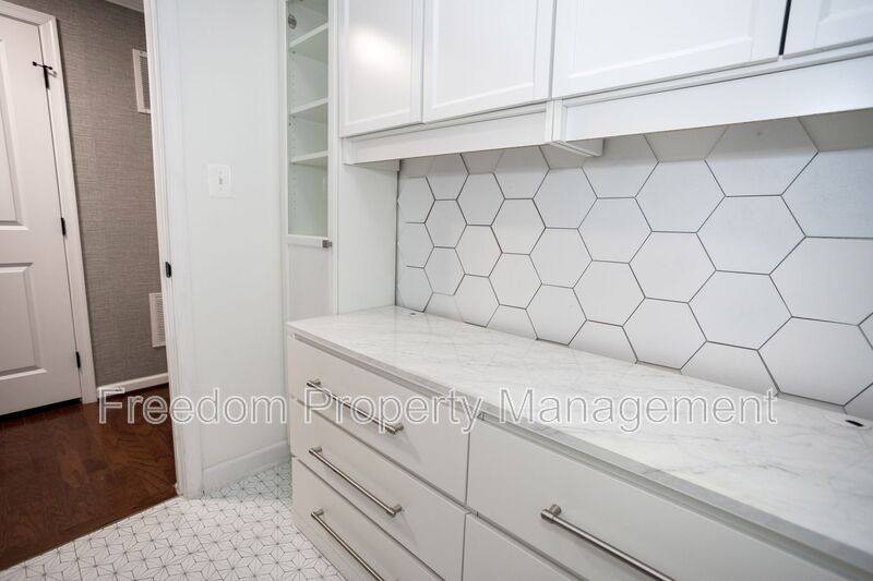 Townhouse for rent at 2023 Serviceberry Rd, Dumfries, VA 22026