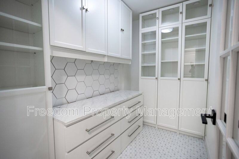 Townhouse for rent at 2023 Serviceberry Rd, Dumfries, VA 22026