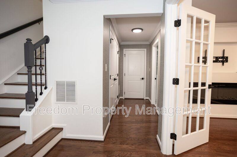 Townhouse for rent at 2023 Serviceberry Rd, Dumfries, VA 22026
