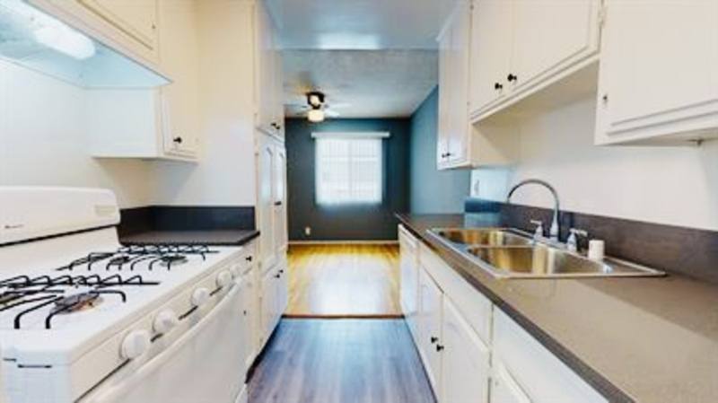 Apartment for rent at 425 N Hobart Blvd #103, Los Angeles, CA 90004
