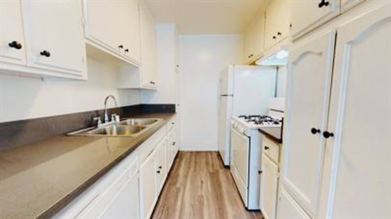 Apartment for rent at 425 N Hobart Blvd #103, Los Angeles, CA 90004