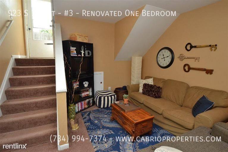 Apartment for rent at 923 S 7th St, Ann Arbor, MI 48103