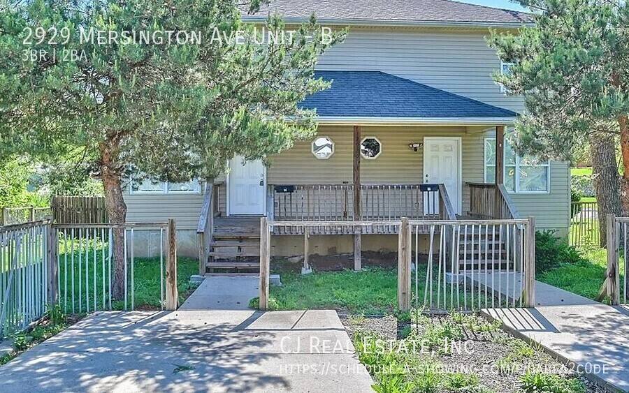 House for rent at 2929 Mersington Ave #B, Kansas City, MO 64128