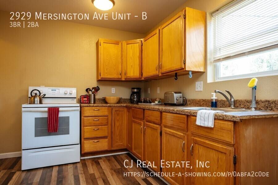 House for rent at 2929 Mersington Ave #B, Kansas City, MO 64128