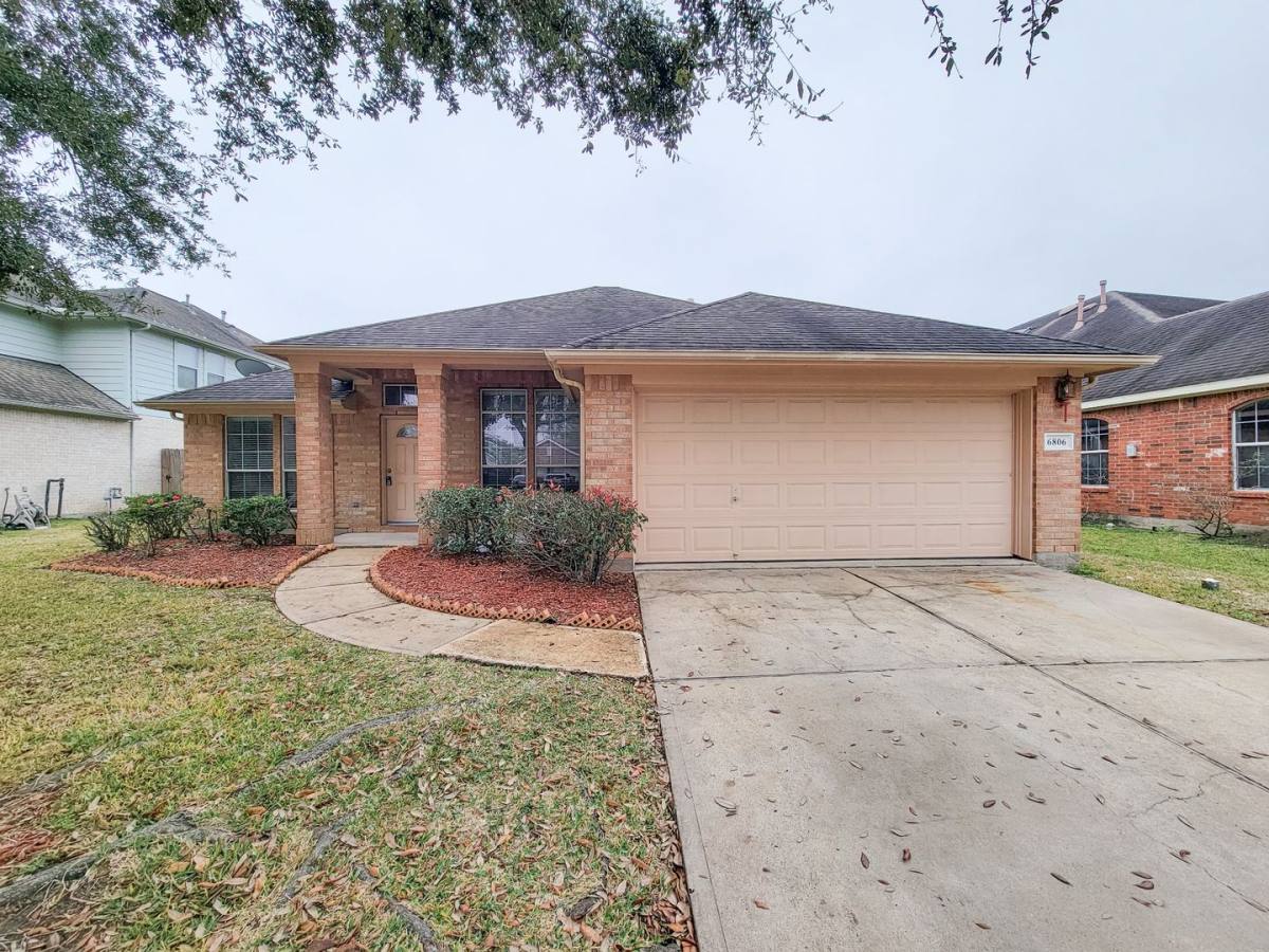 House for rent at 6806 Haley Court, Pearland, TX 77584