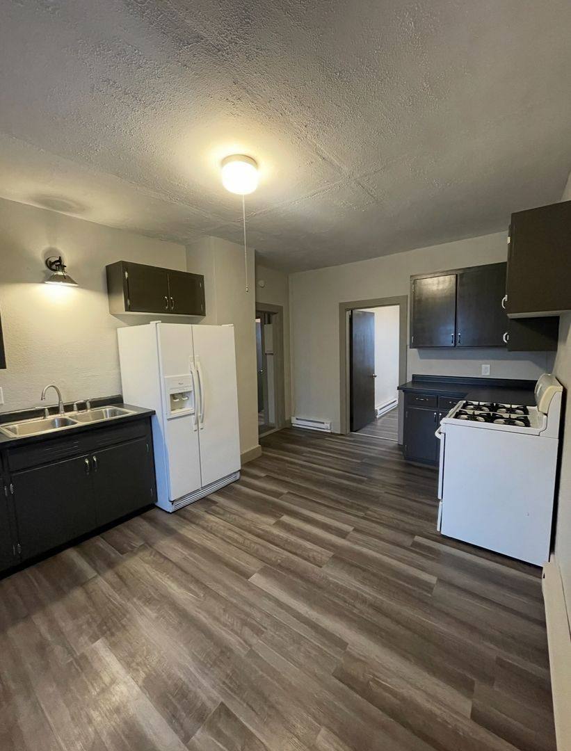 Apartment for rent at 1108 Rose St, La Crosse, WI 54603